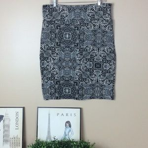 LulaRoe black and white Cassie pencil skirt
